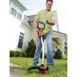 BLACK+DECKER 14 in. 7.5-Amp Corded Electric Curved Shaft High Performance Single Line 2-in-1 String Grass Trimmer/Lawn Edger