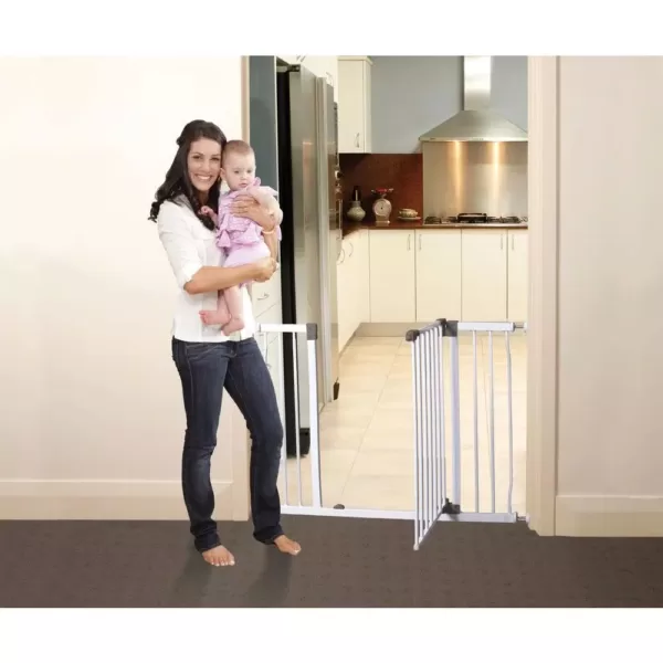 Dreambaby Liberty Extra Wide Auto-Close 30 in. H Security Gate